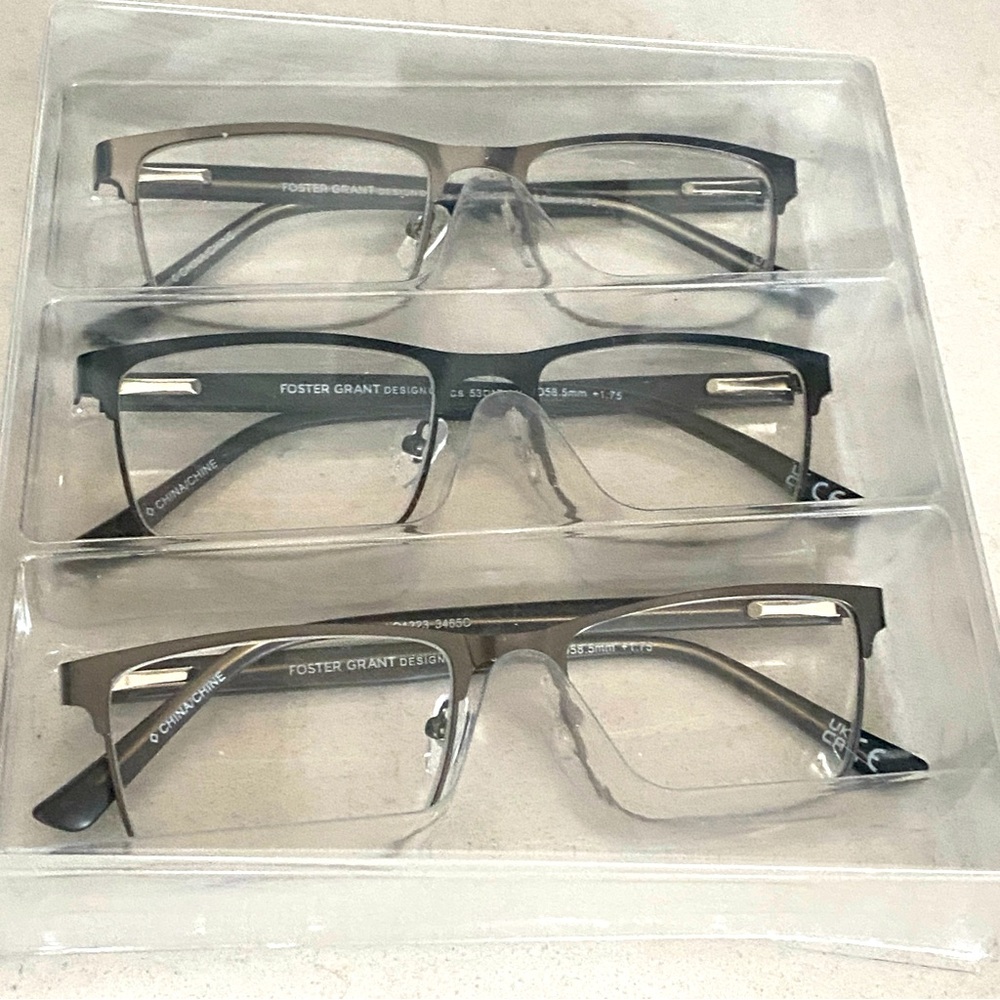 Design Optics by Foster Grant Metal Reading Glasses +1.75, 3-pack + 1 case - Picture 2 of 11
